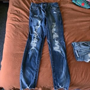 Women's Distressed Cropped Jeans in Dark Blue